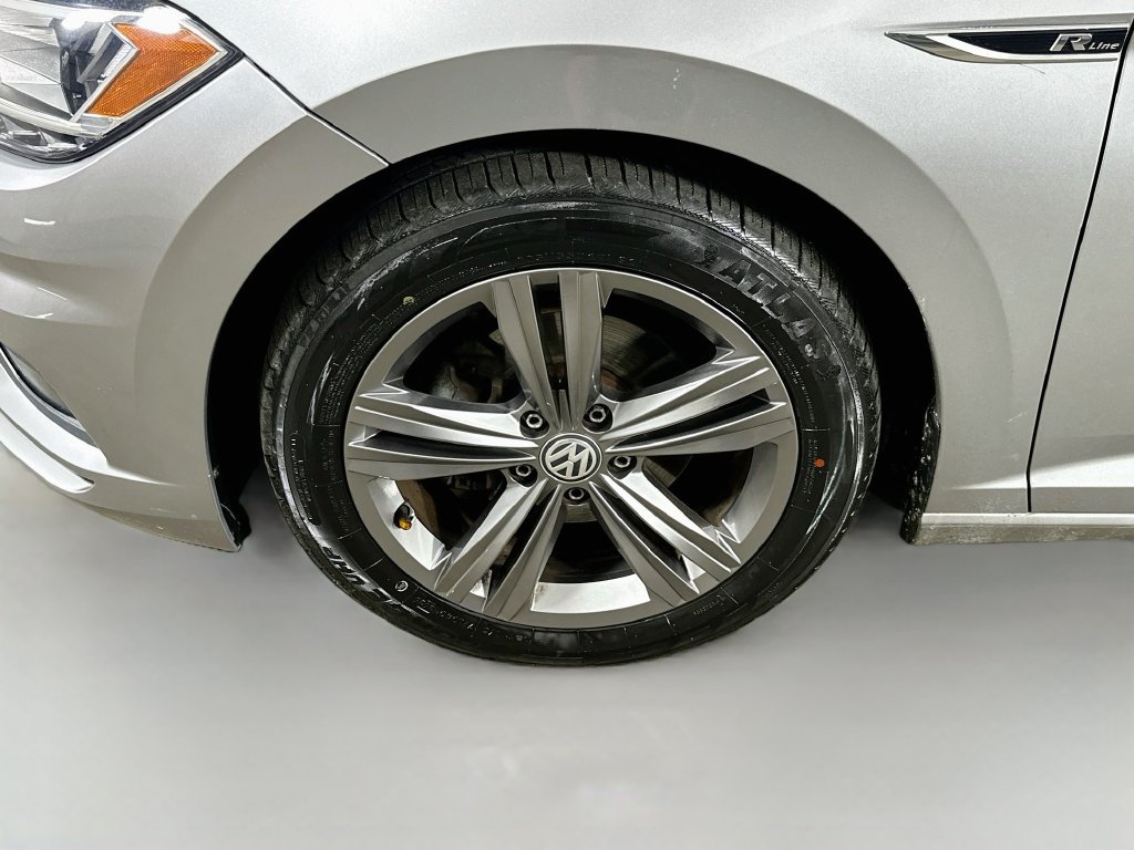 Used 2020 Volkswagen Jetta R-Line FWD image 8