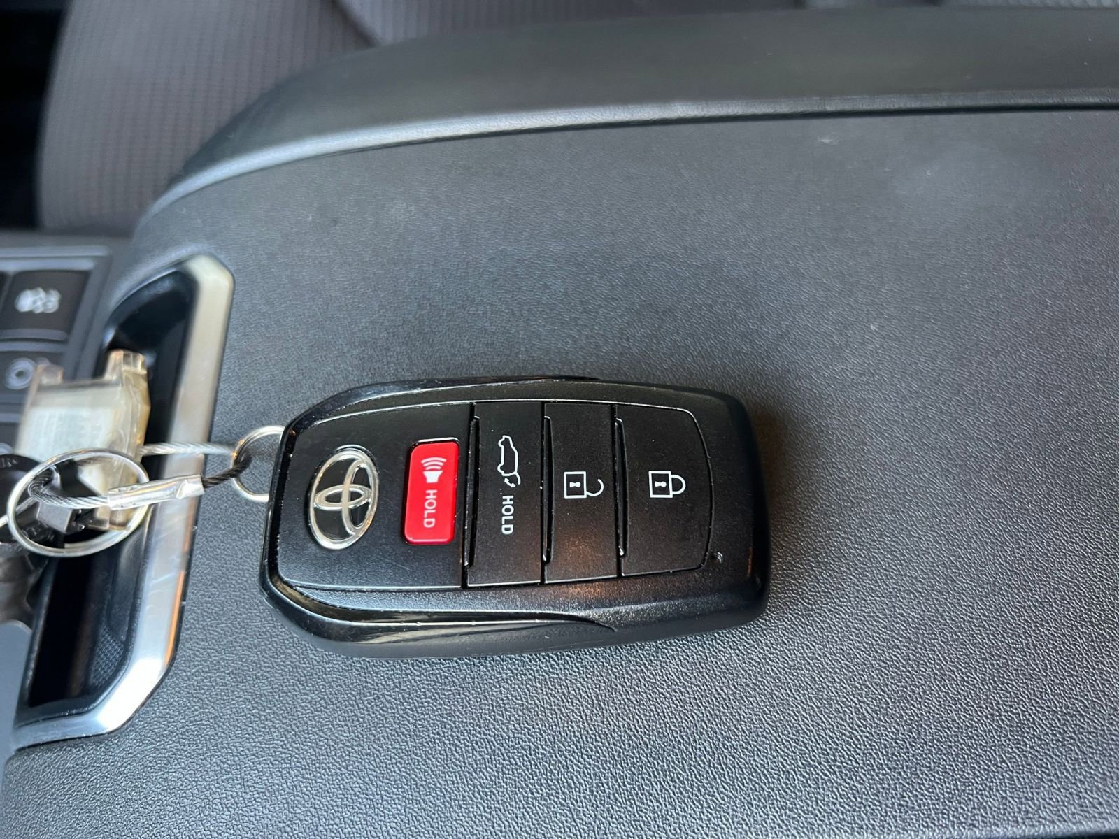 Used 2025 Toyota Highlander LE image 23