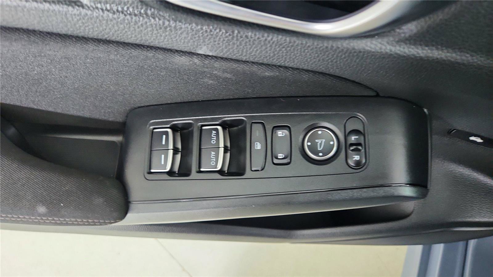 Used 2024 Honda Civic Sport image 29