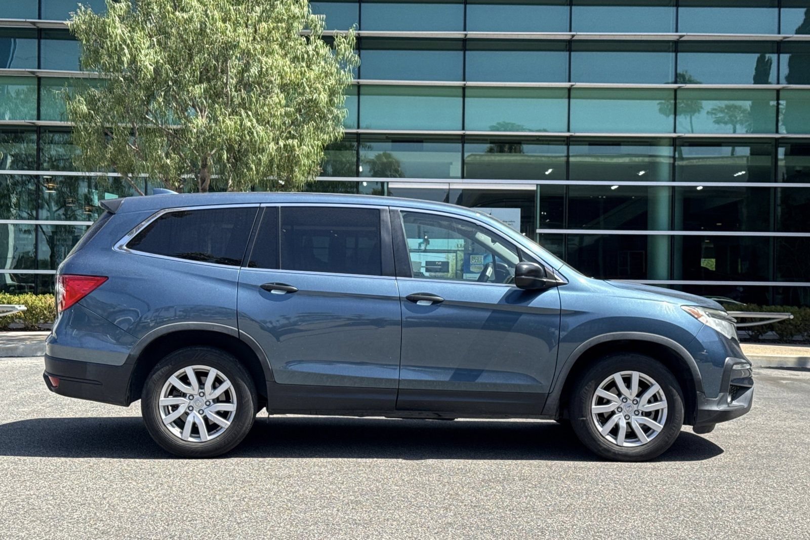 Certified 2019 Honda Pilot LX image 4