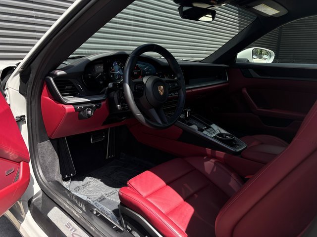 Certified 2022 Porsche 911 Carrera image 4