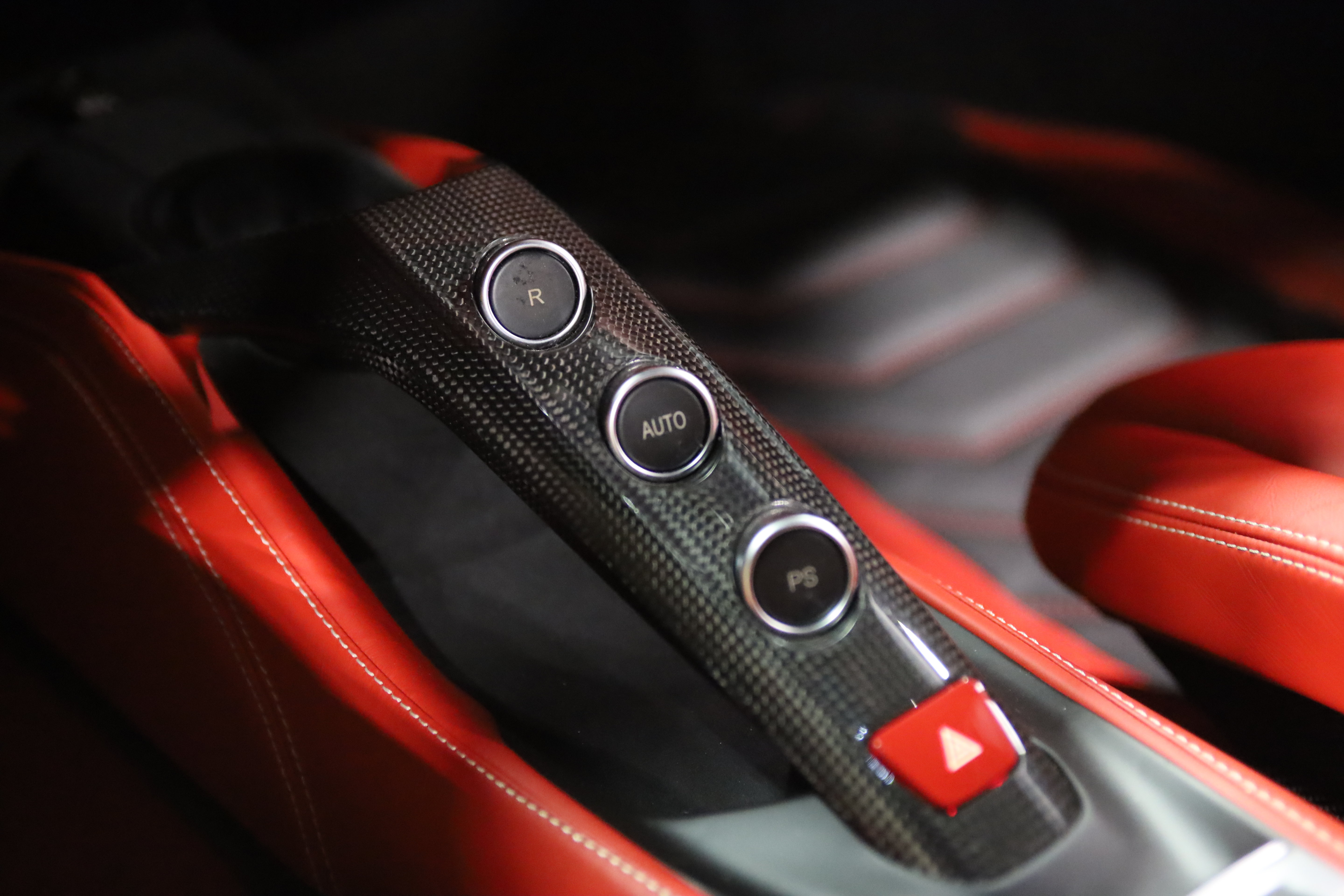 Used 2018 Ferrari 488 GTB RWD image 30