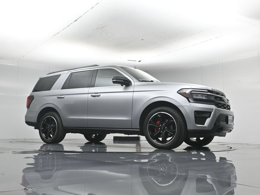 Used 2023 Ford Expedition Limited AWD/4WD image 3