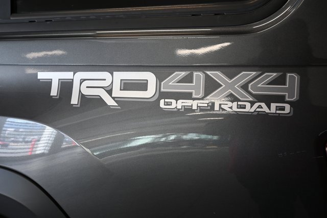 Used 2018 Toyota Tacoma TRD Off-Road image 10