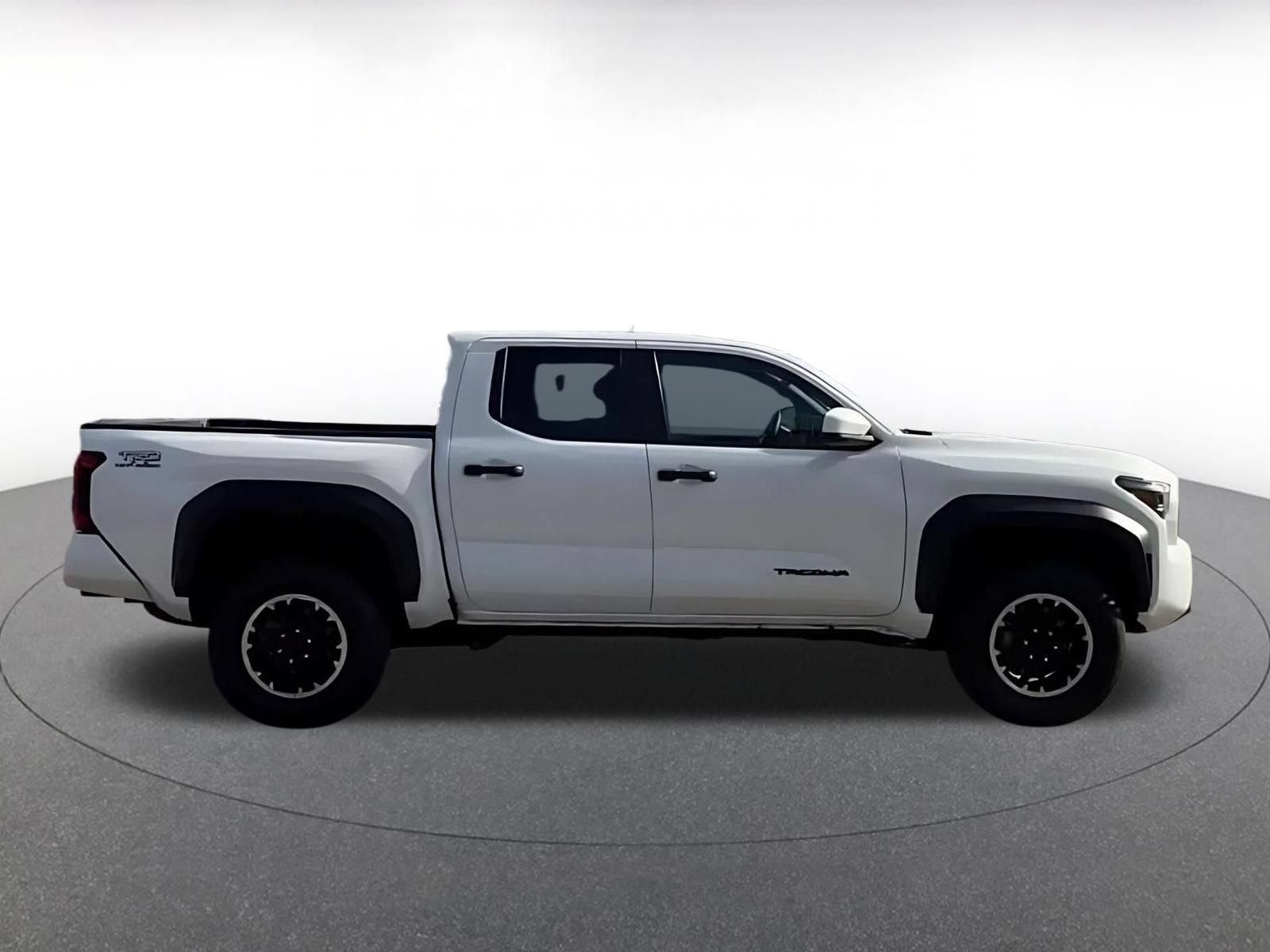 Used 2025 Toyota Tacoma TRD Off-Road AWD/4WD image 12