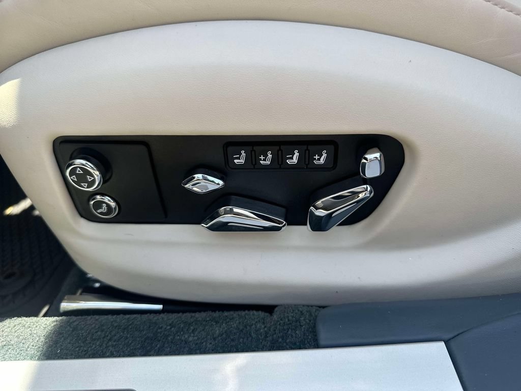 Used 2024 Bentley Flying Spur V8 AWD/4WD image 28