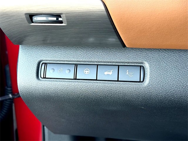 Used 2023 Nissan Pathfinder Platinum image 17