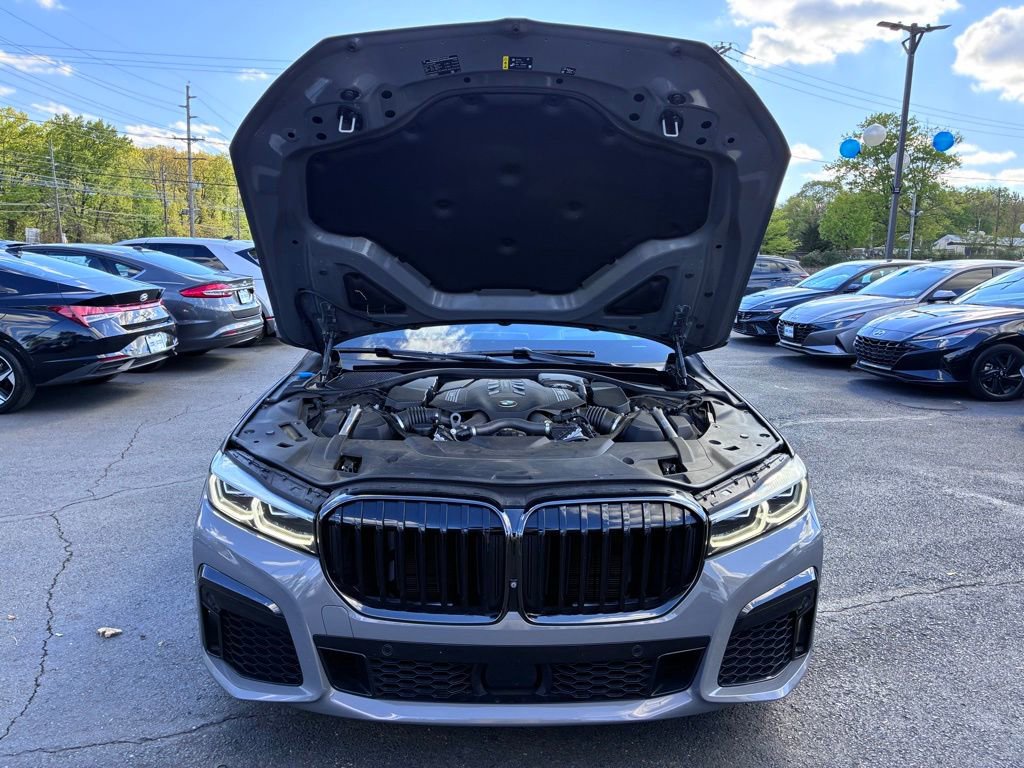 Used 2022 BMW 750i xDrive w/ Luxury Rear Seating Package AWD/4WD image 10