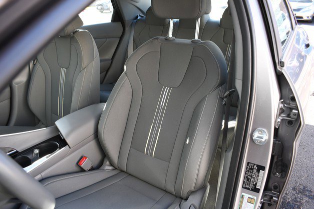 Used 2023 Hyundai Elantra SEL w/ Convenience Package image 17