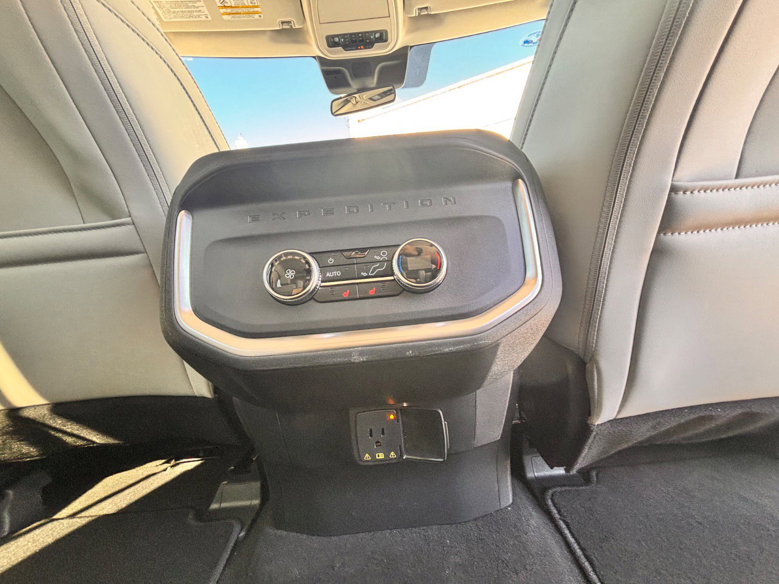 New 2025 Ford Expedition Max Platinum image 35