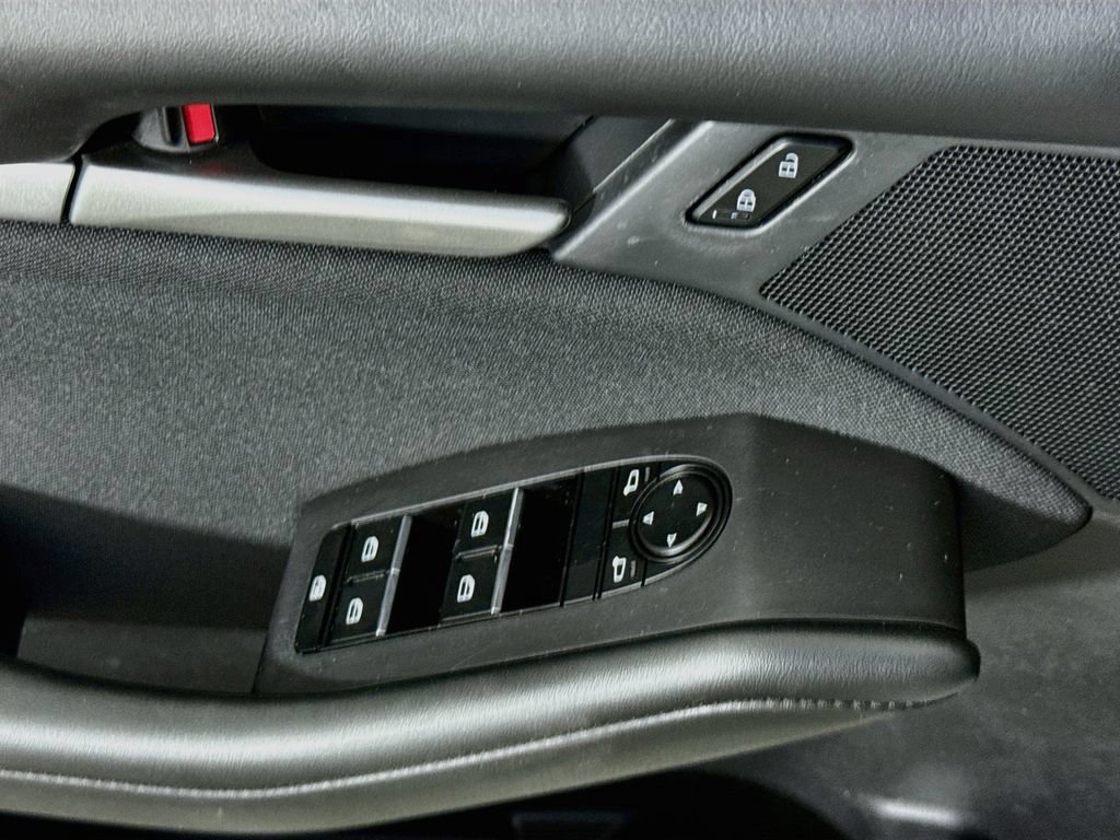 Used 2022 MAZDA MAZDA3 s FWD image 22