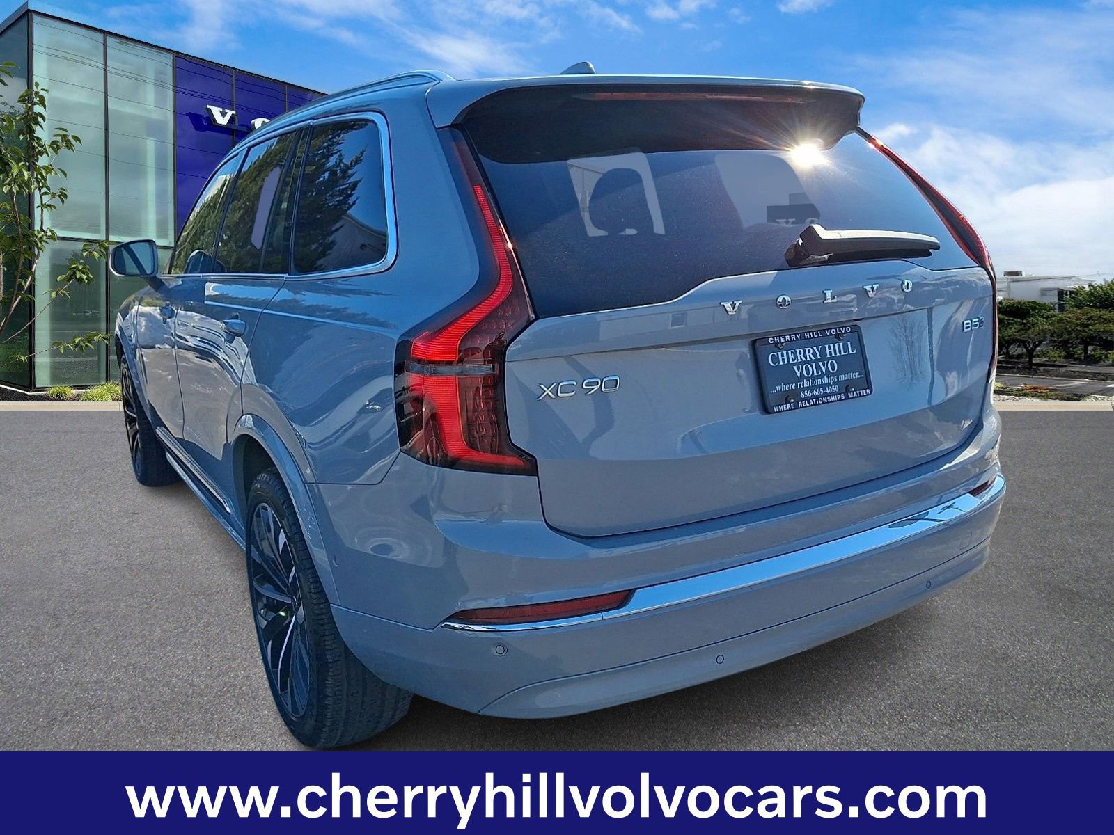 Certified 2025 Volvo XC90 B5 Plus image 5