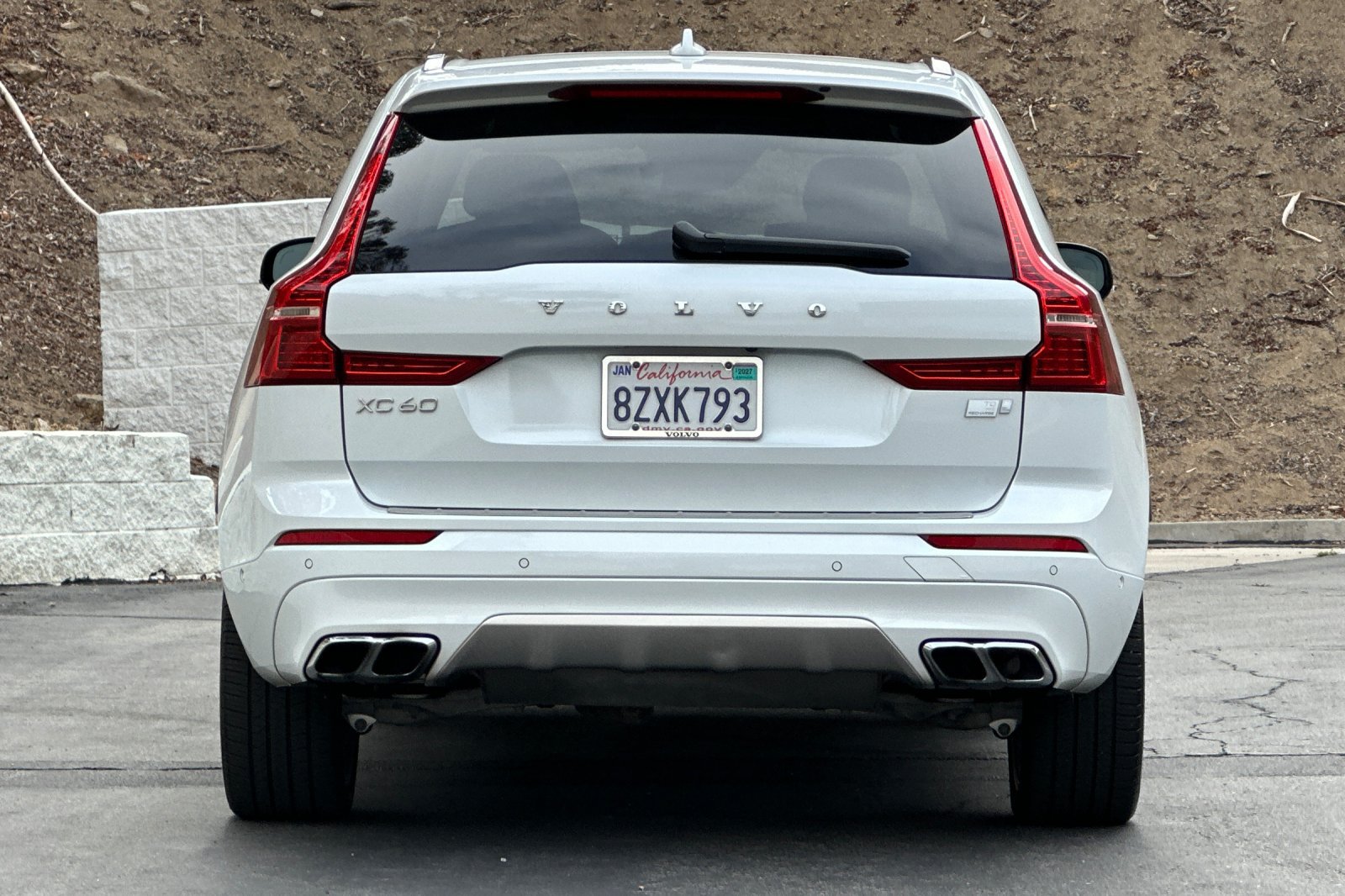 Used 2021 Volvo XC60 T8 R-Design w/ Advanced Package AWD/4WD image 5