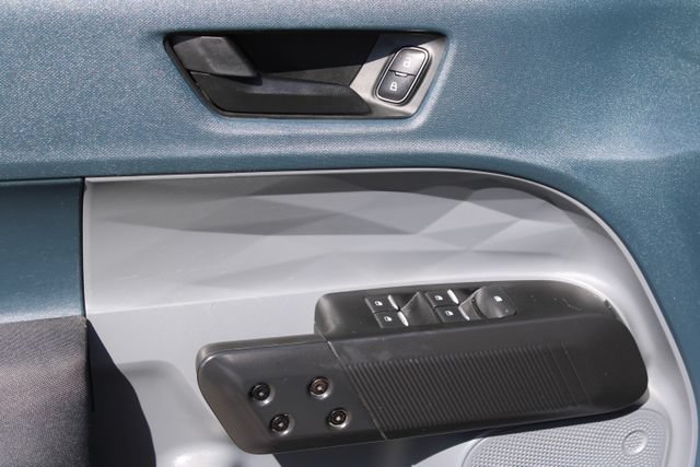 Used 2022 Ford Maverick XL FWD image 13