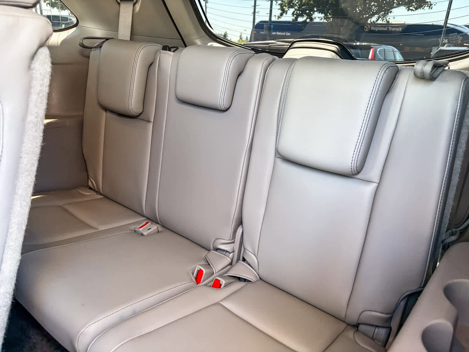 Used 2017 Toyota Highlander XLE AWD/4WD image 19