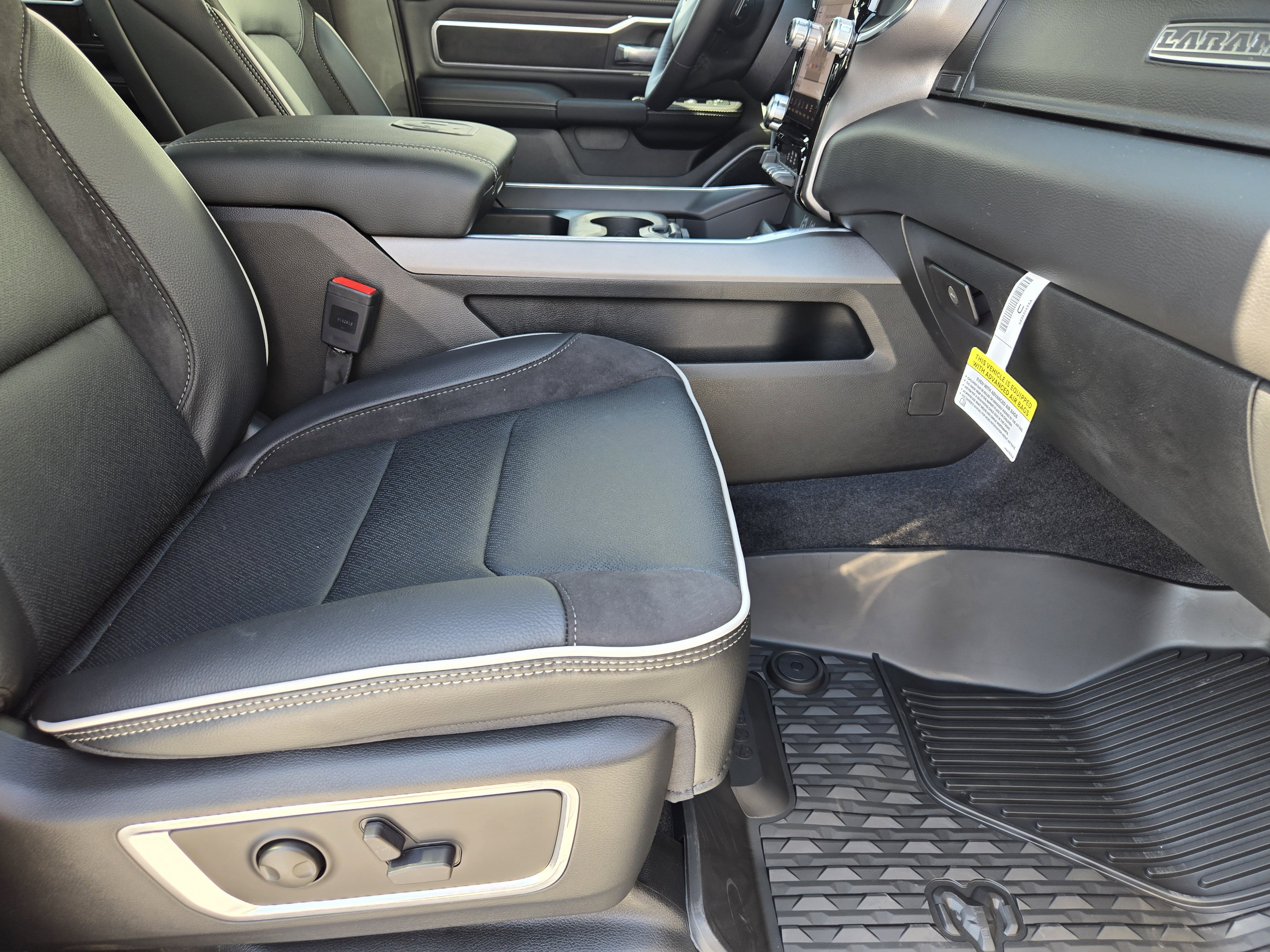 New 2026 RAM 1500 Laramie w/ Laramie Southwest Edition AWD/4WD image 12