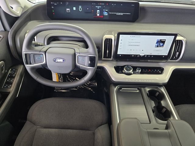 New 2025 Ford Expedition Active image 19
