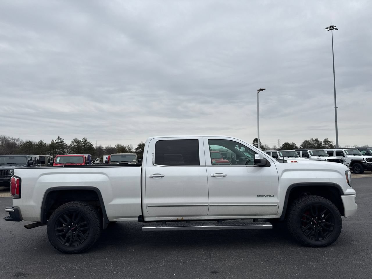Used 2017 GMC Sierra 1500 Denali AWD/4WD image 2