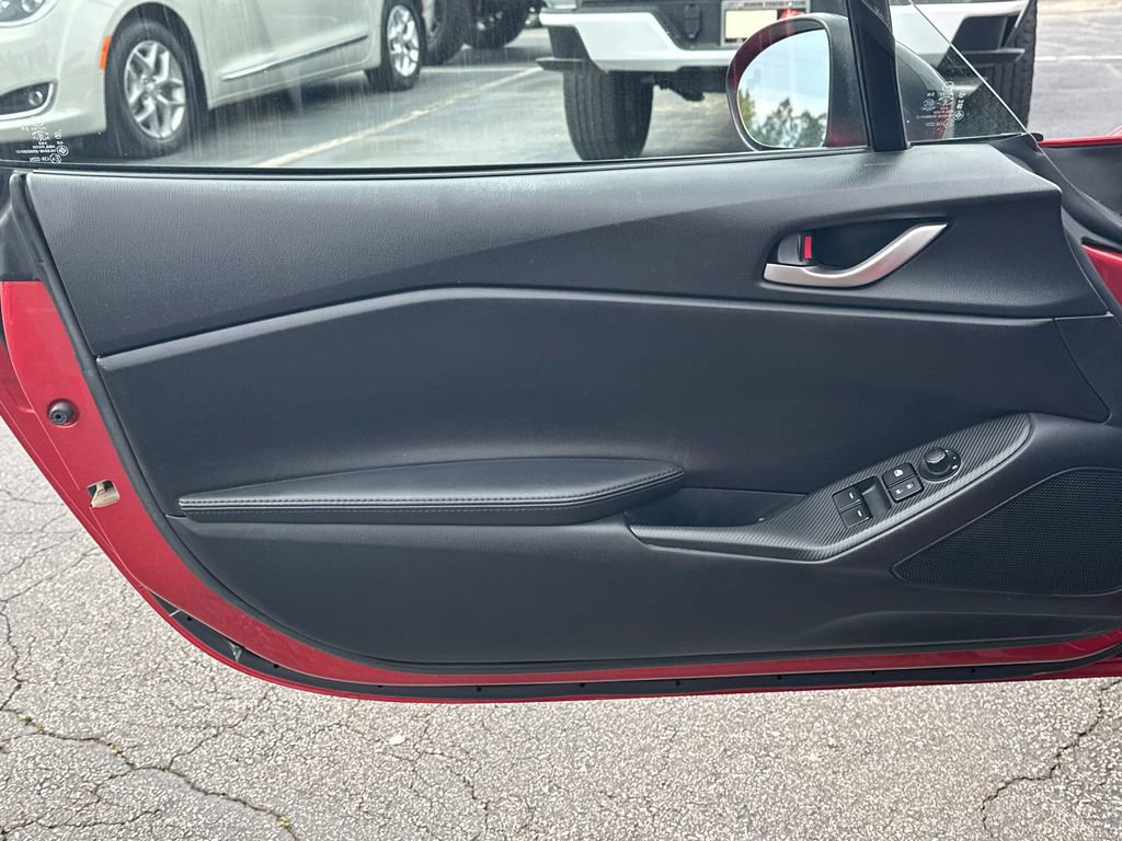 Used 2020 MAZDA MX-5 Miata Sport image 11