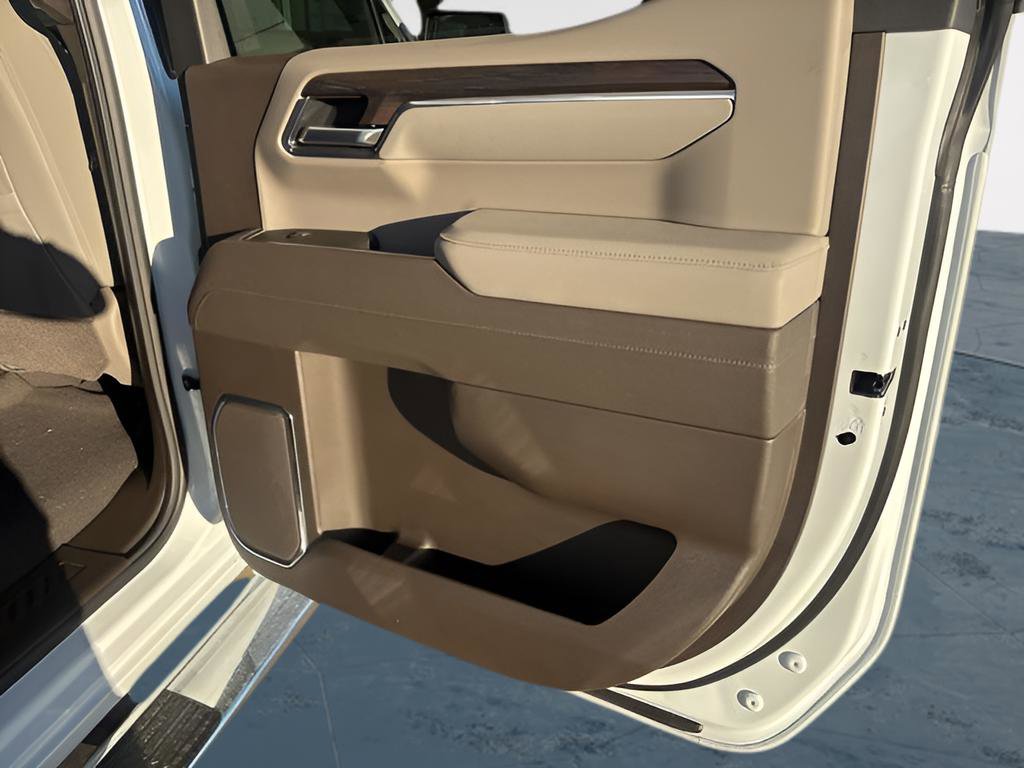 New 2026 GMC Sierra 1500 SLT image 9