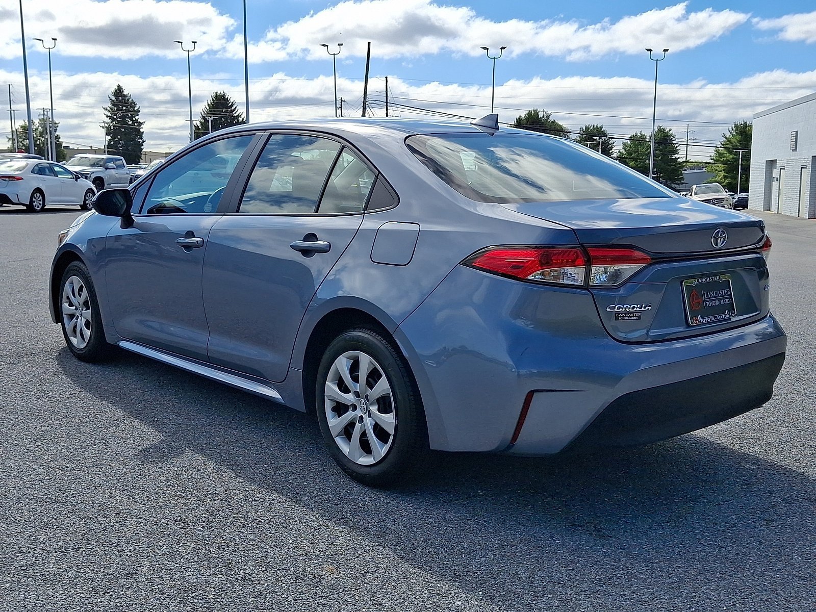 Used 2025 Toyota Corolla LE FWD image 5