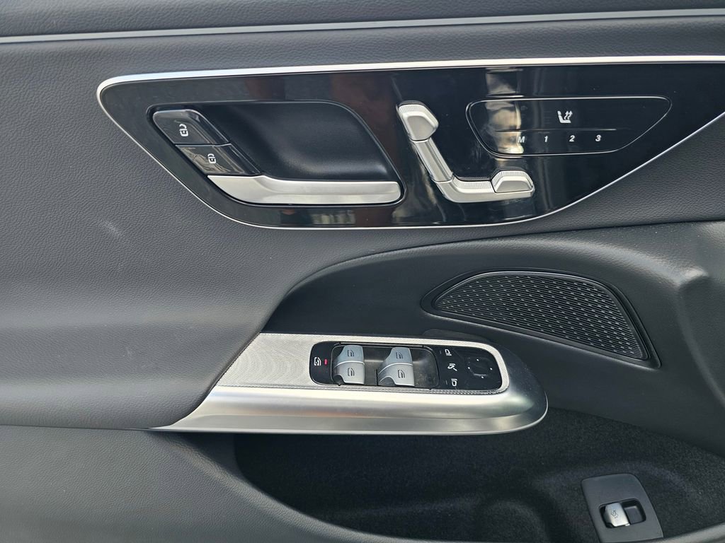 Used 2024 Mercedes-Benz E 350 4MATIC Sedan image 17