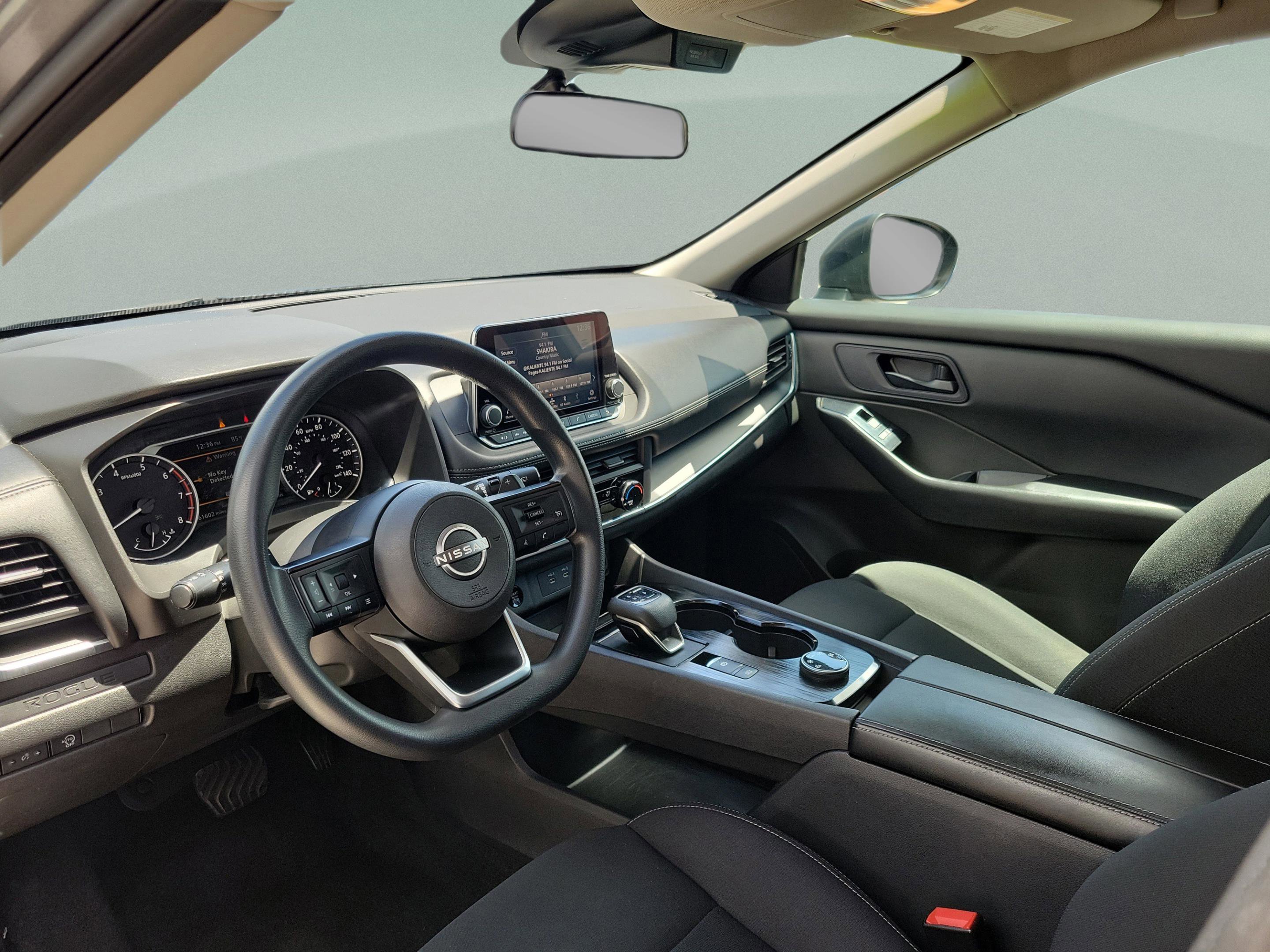 Used 2024 Nissan Rogue S AWD/4WD image 16
