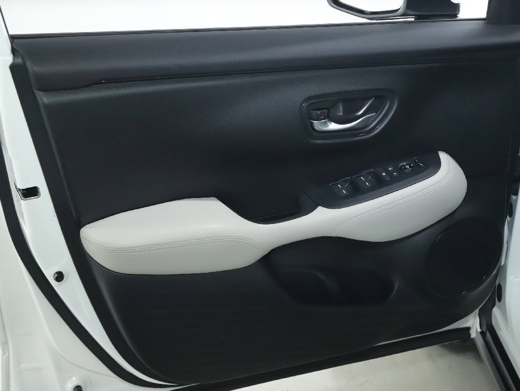 Used 2023 Honda HR-V LX image 15