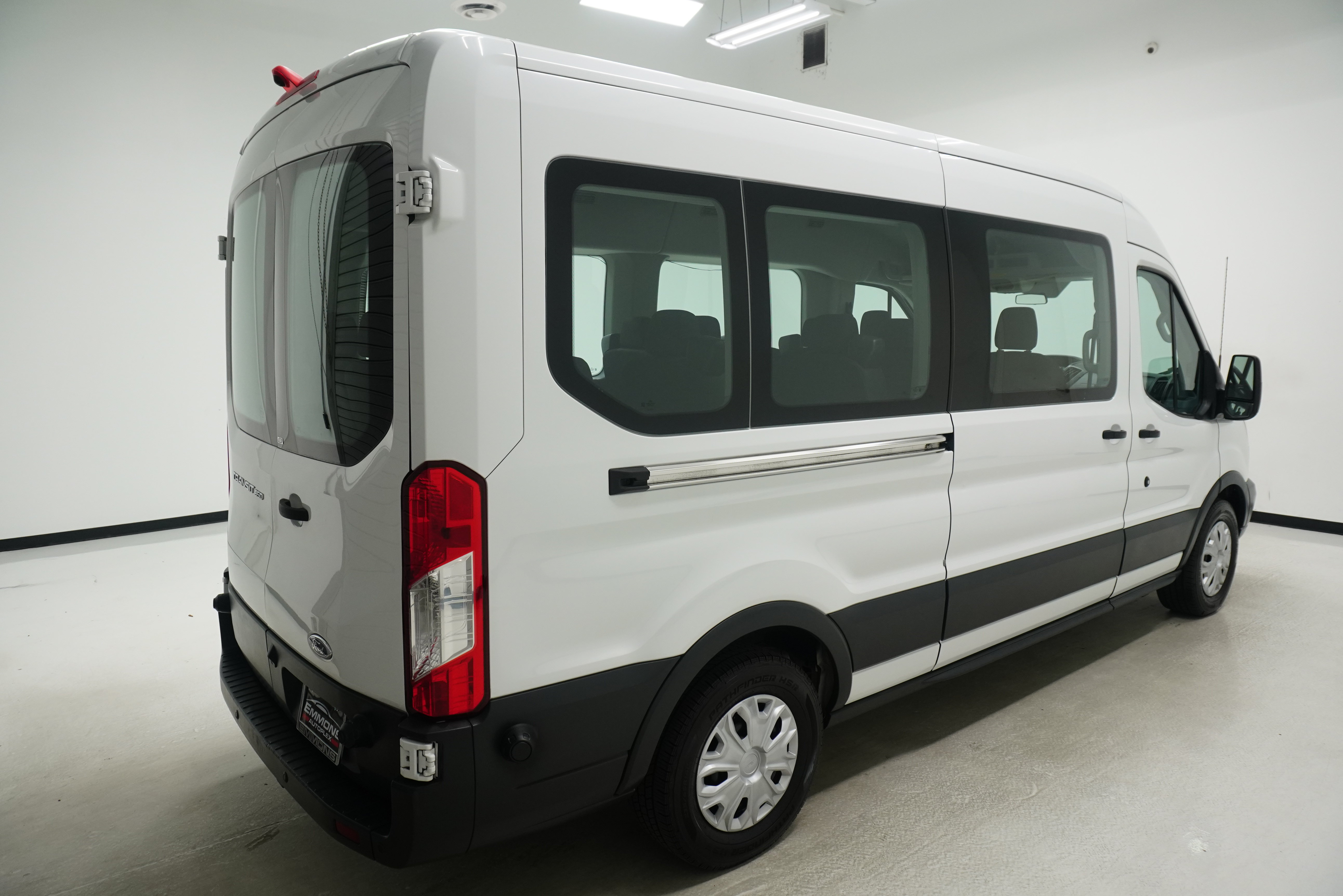 Used 2017 Ford Transit 350 XL RWD image 3