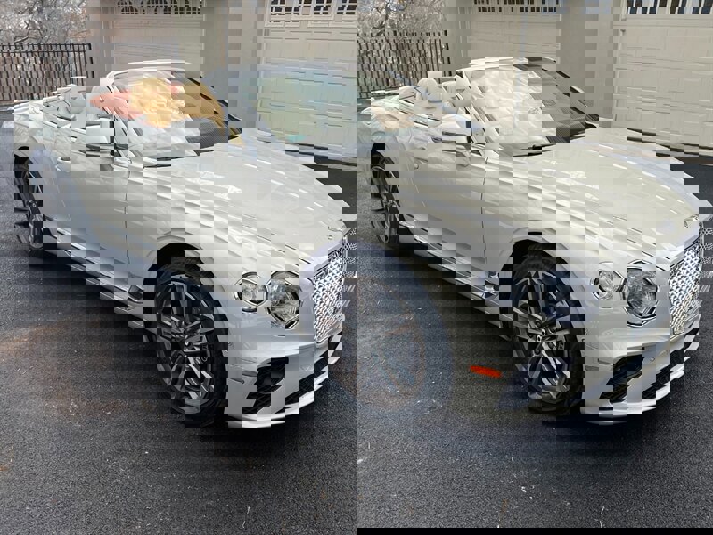 Used 2023 Bentley Continental GT image 27