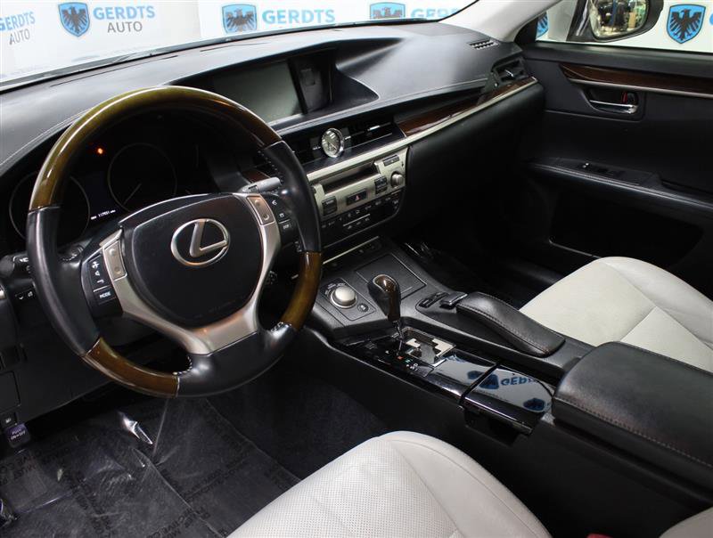 Used 2013 Lexus ES 350 w/ Luxury Pkg FWD image 7