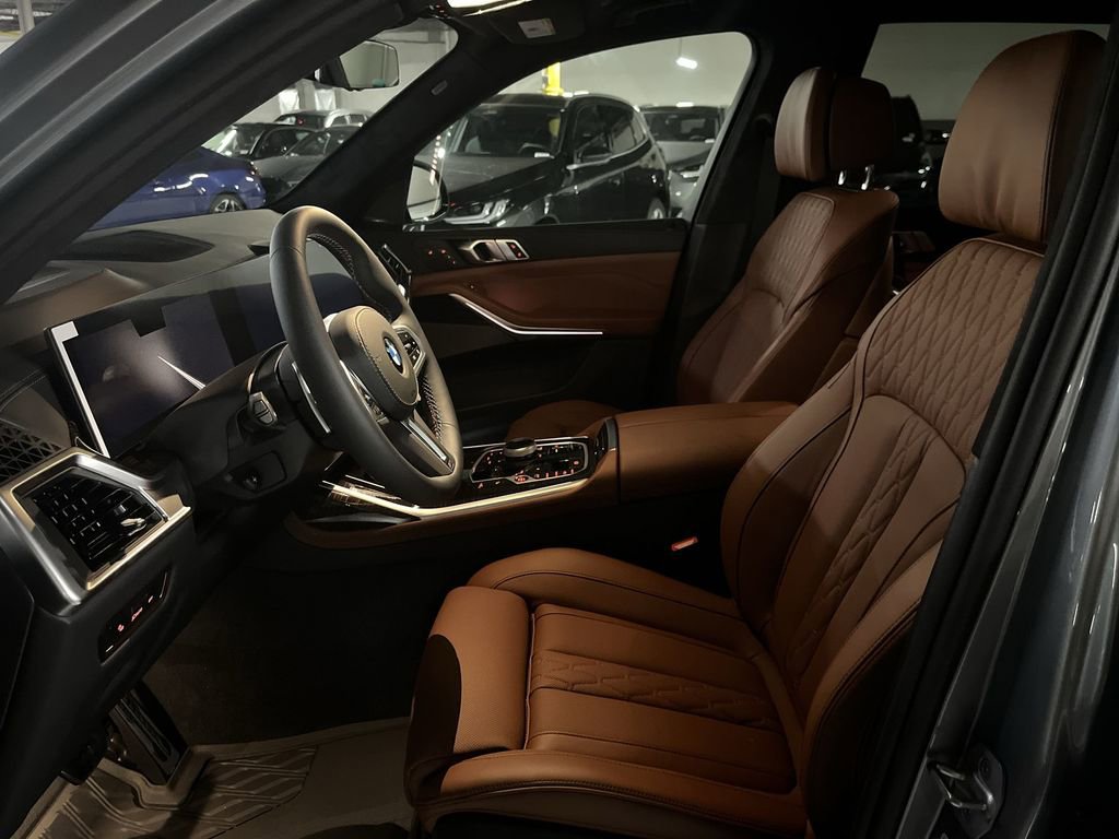 New 2026 BMW X7 M60i image 11