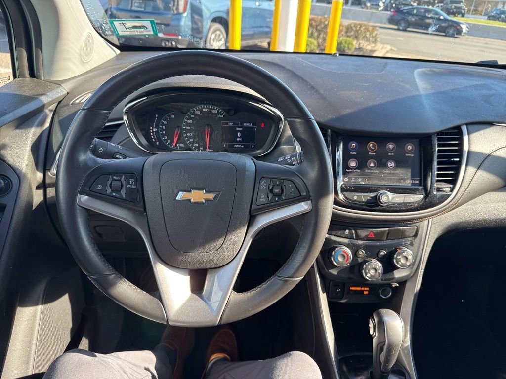 Used 2020 Chevrolet Trax LT w/ LT Convenience Package image 32