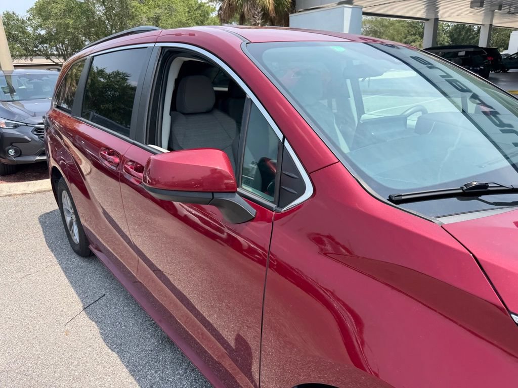 Used 2022 Toyota Sienna LE FWD image 16