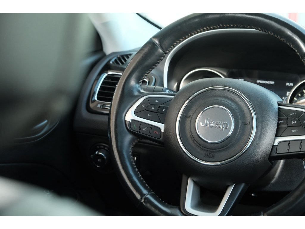 Used 2018 Jeep Compass Limited w/ Navigation Group AWD/4WD image 14
