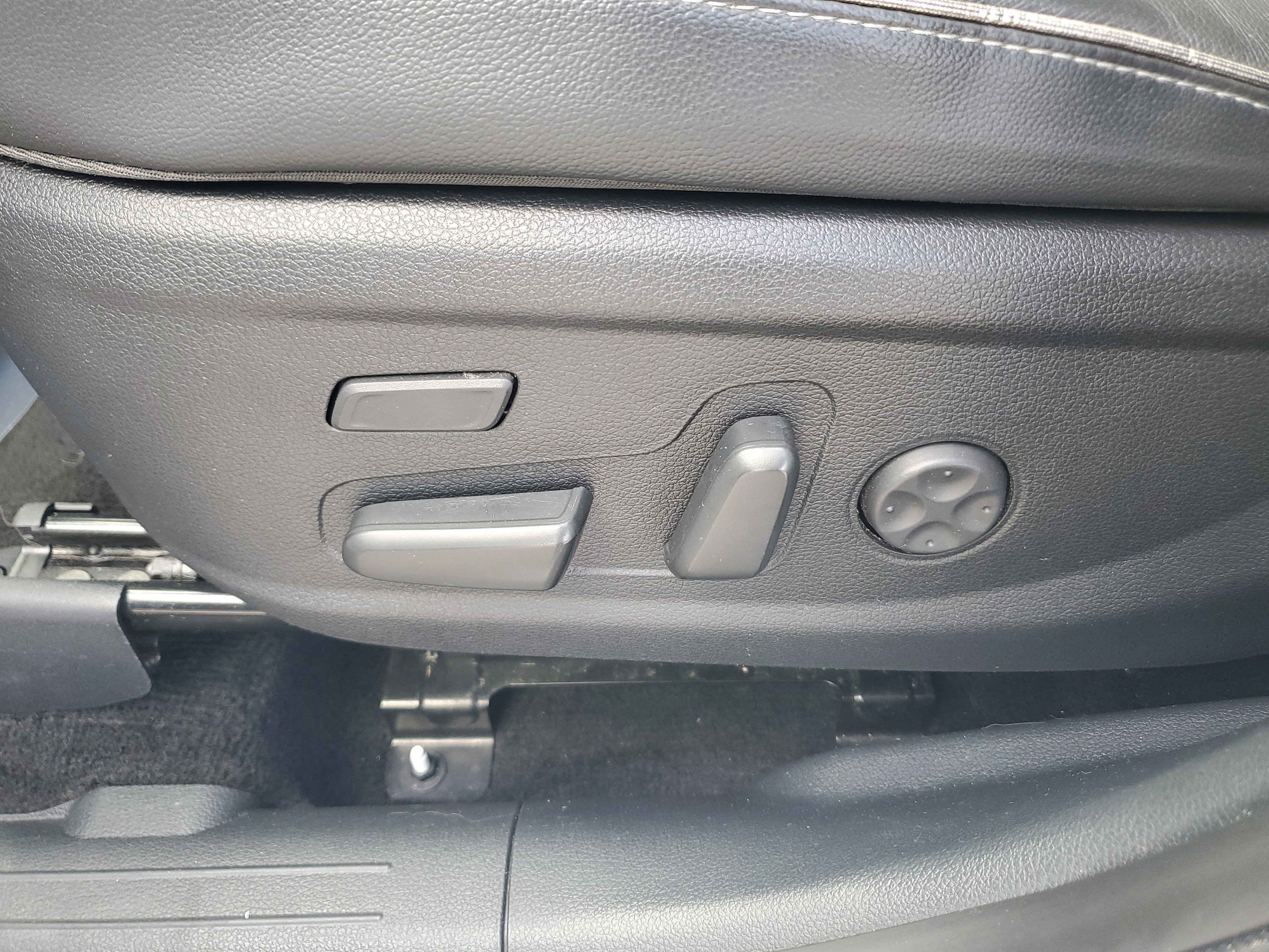 Used 2021 Hyundai Santa Fe Limited w/ Cargo Package image 13