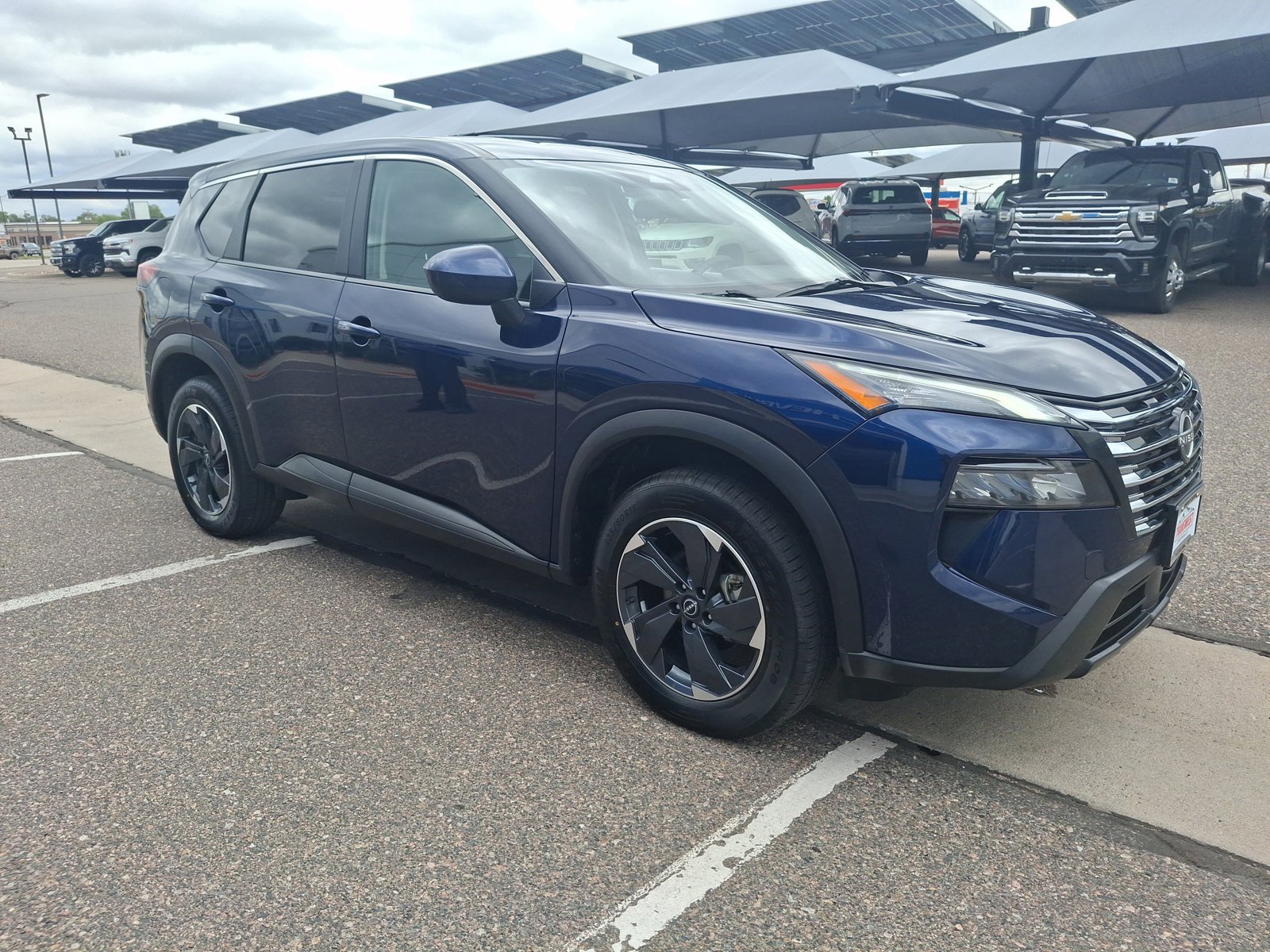 Used 2024 Nissan Rogue SV AWD/4WD image 7
