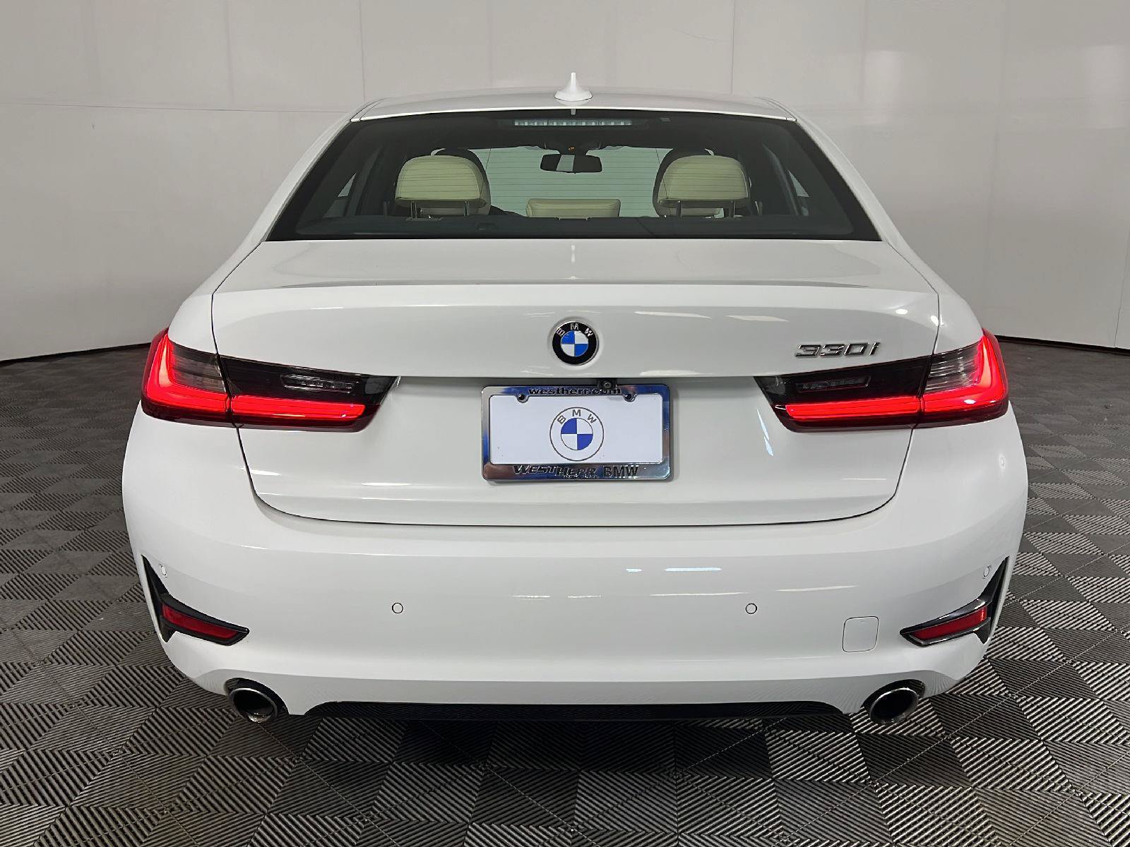 Used 2019 BMW 330i xDrive Sedan w/ Convenience Package AWD/4WD image 6
