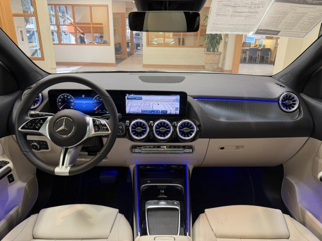 Used 2024 Mercedes-Benz GLA 250 4MATIC w/ Exclusive Package image 11