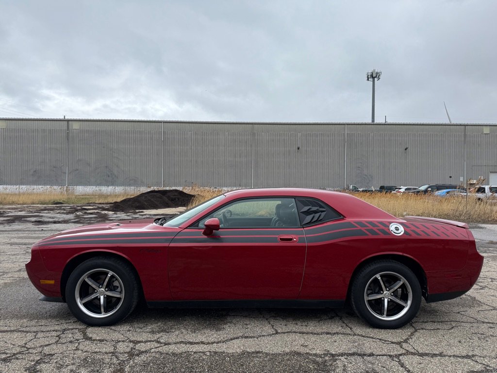 Used 2010 Dodge Challenger SE image 6