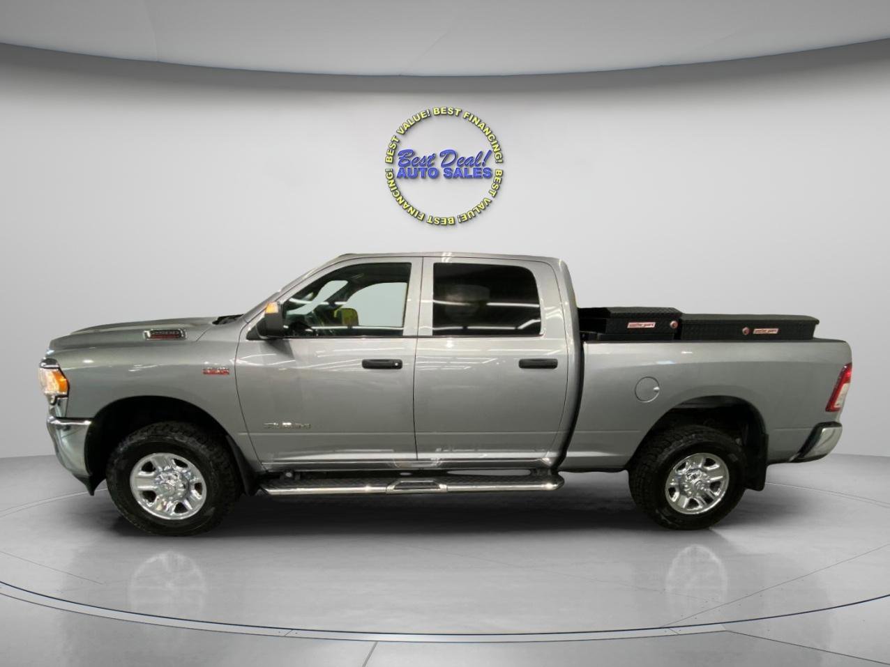 Used 2022 RAM 2500 Tradesman w/ Chrome Appearance Group image 2