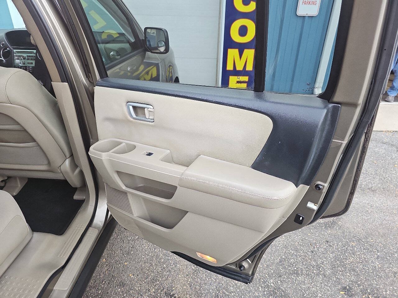 Used 2011 Honda Pilot LX image 17