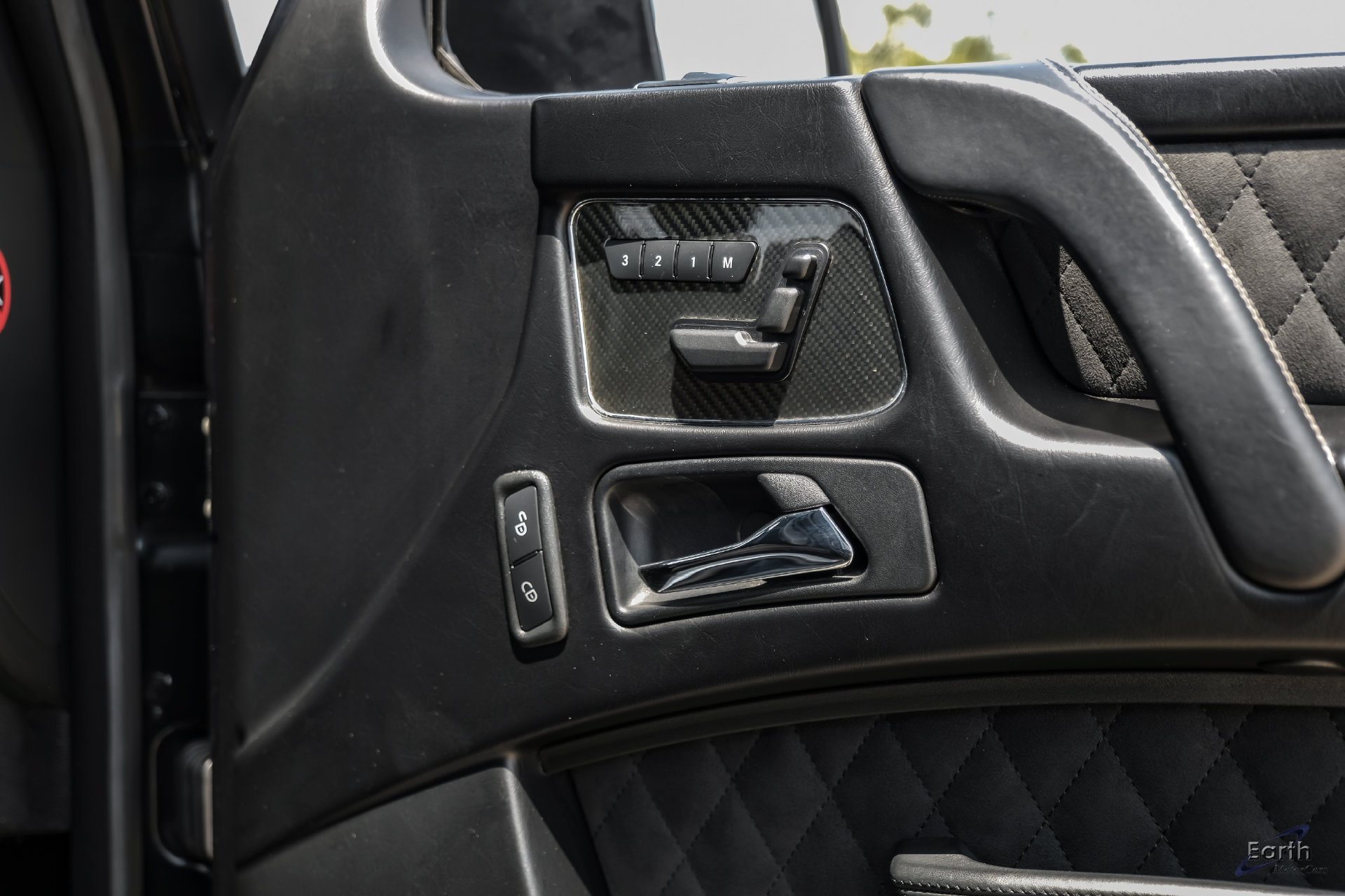 Used 2017 Mercedes-Benz G 550 Squared image 90