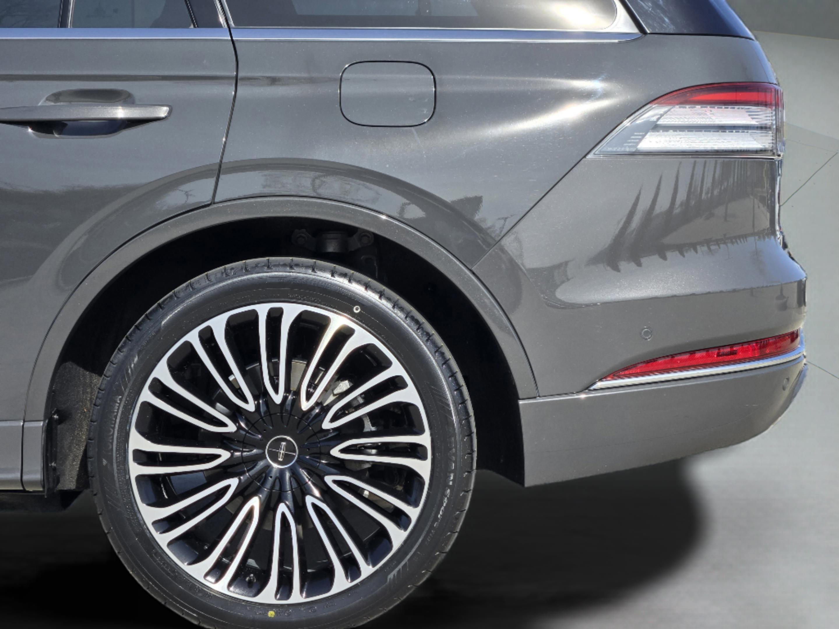 Used 2020 Lincoln Aviator Black Label image 13