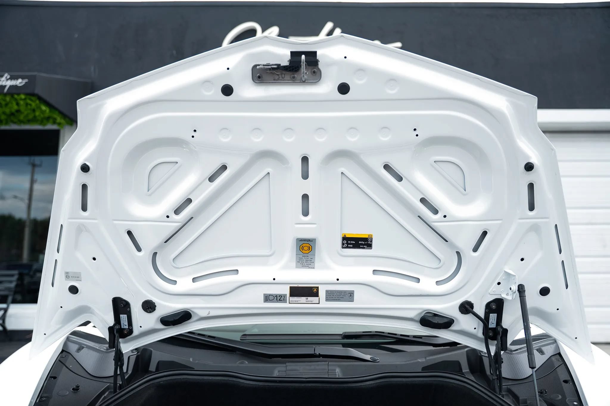 Used 2019 Lamborghini Aventador SVJ AWD/4WD image 38
