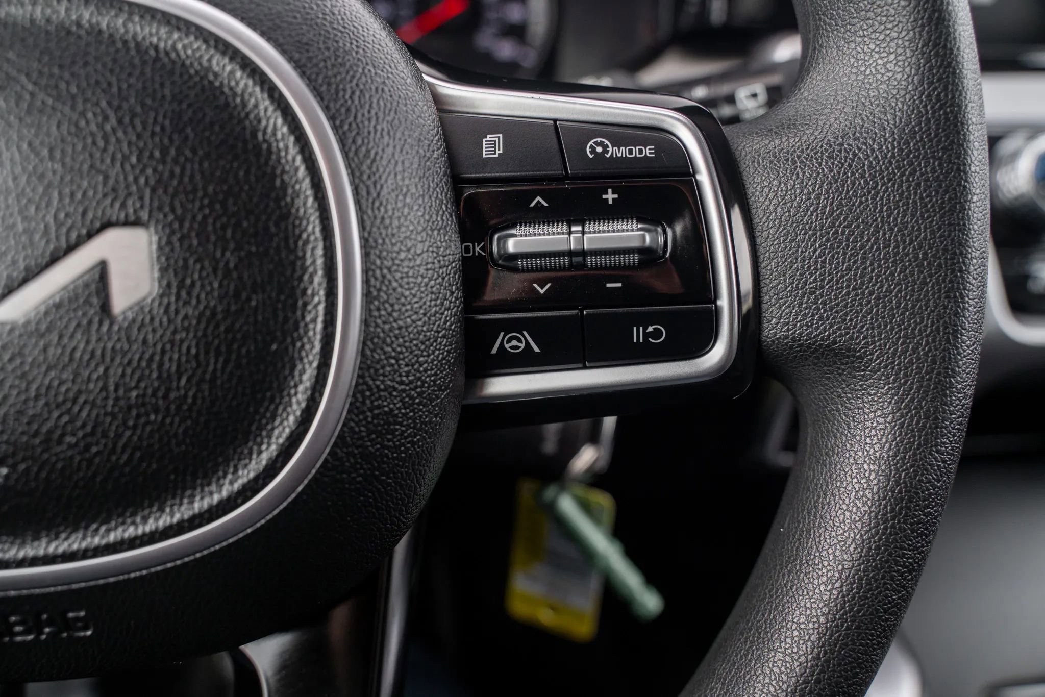 Used 2022 Kia Sorento LX image 17