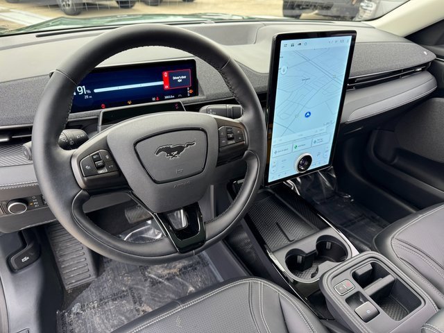 Certified 2025 Ford Mustang Mach-E Premium image 3