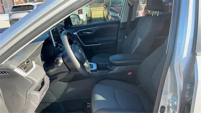 Used 2024 Toyota RAV4 XLE image 16