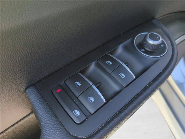 Used 2020 Alfa Romeo Giulia AWD w/ Cold Weather Package image 12