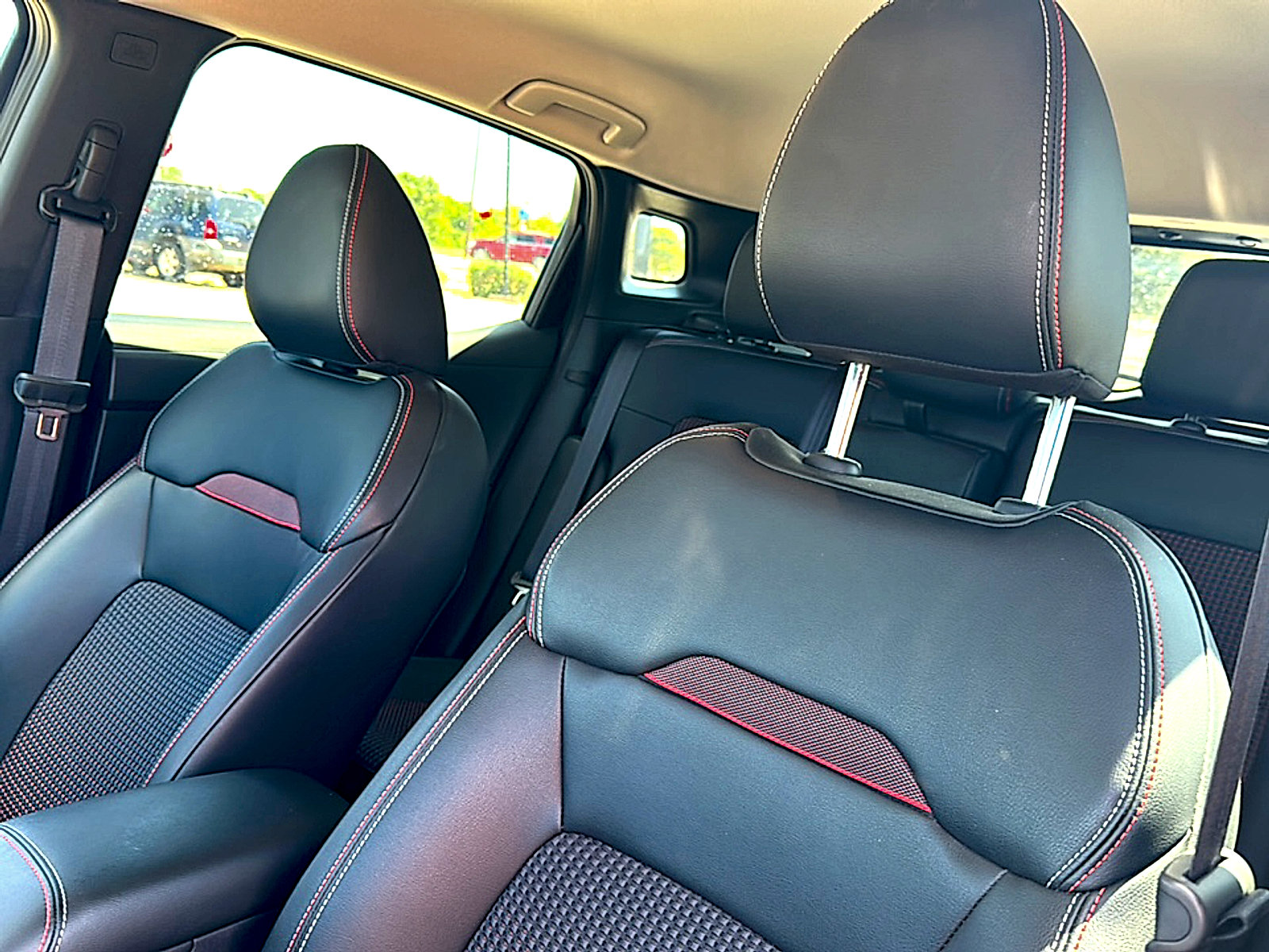 Certified 2025 Nissan Kicks SR FWD image 13